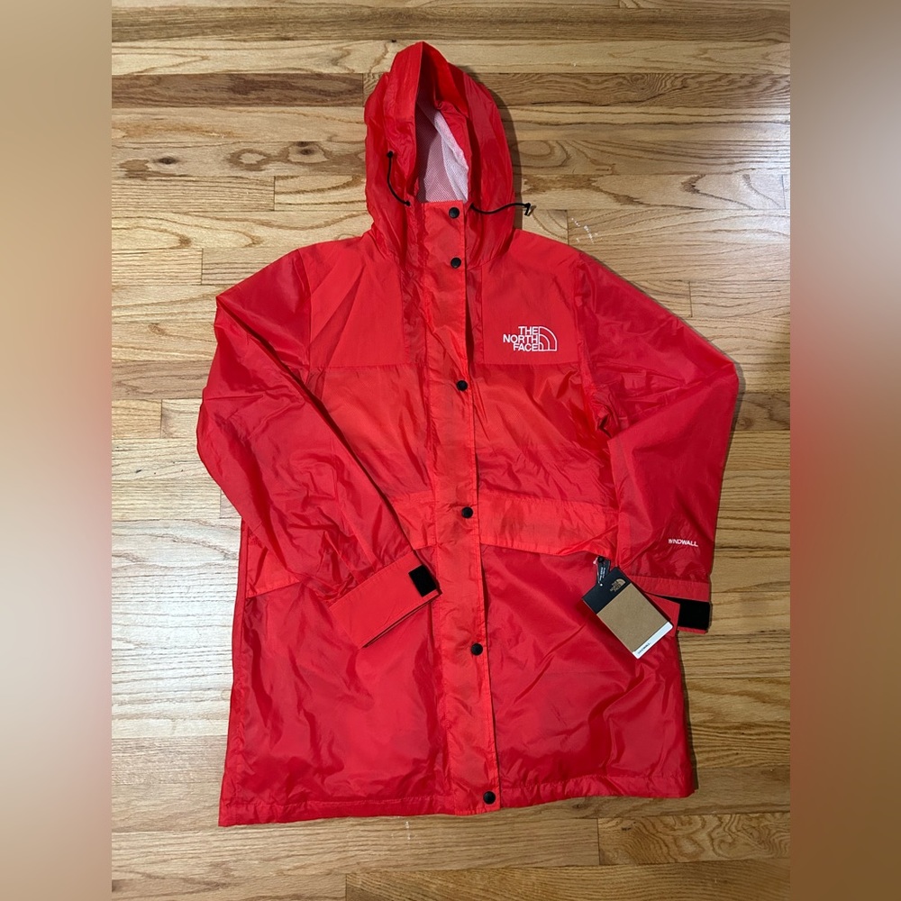 The North Face Windwall Outline Jacket Horizon Red Womens Size Medium  NWT